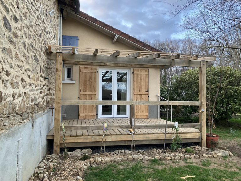 Fabrication et pose de volets en chataignier